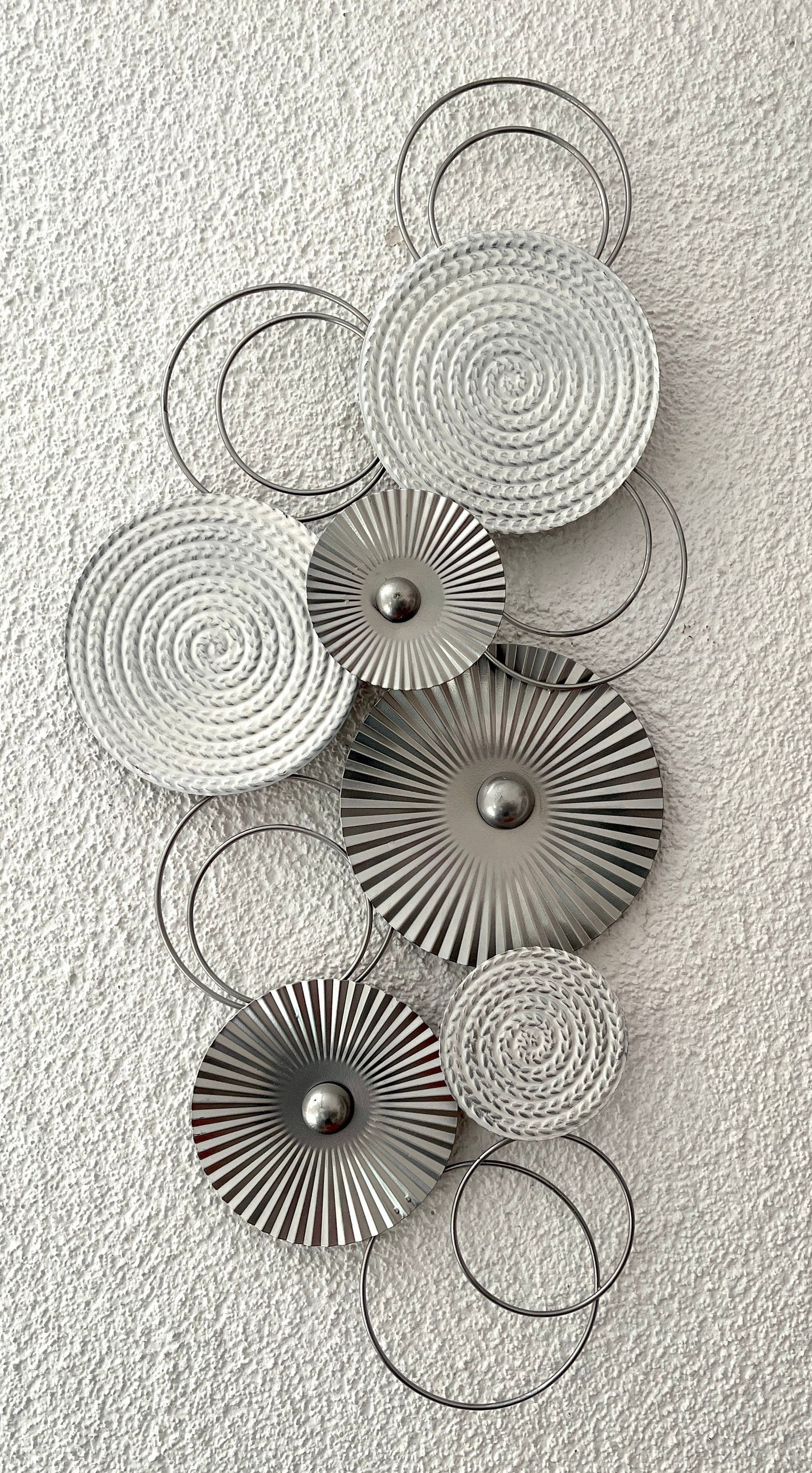 3D wall decoration Sixo circles metal picture 83x38 cm silver white