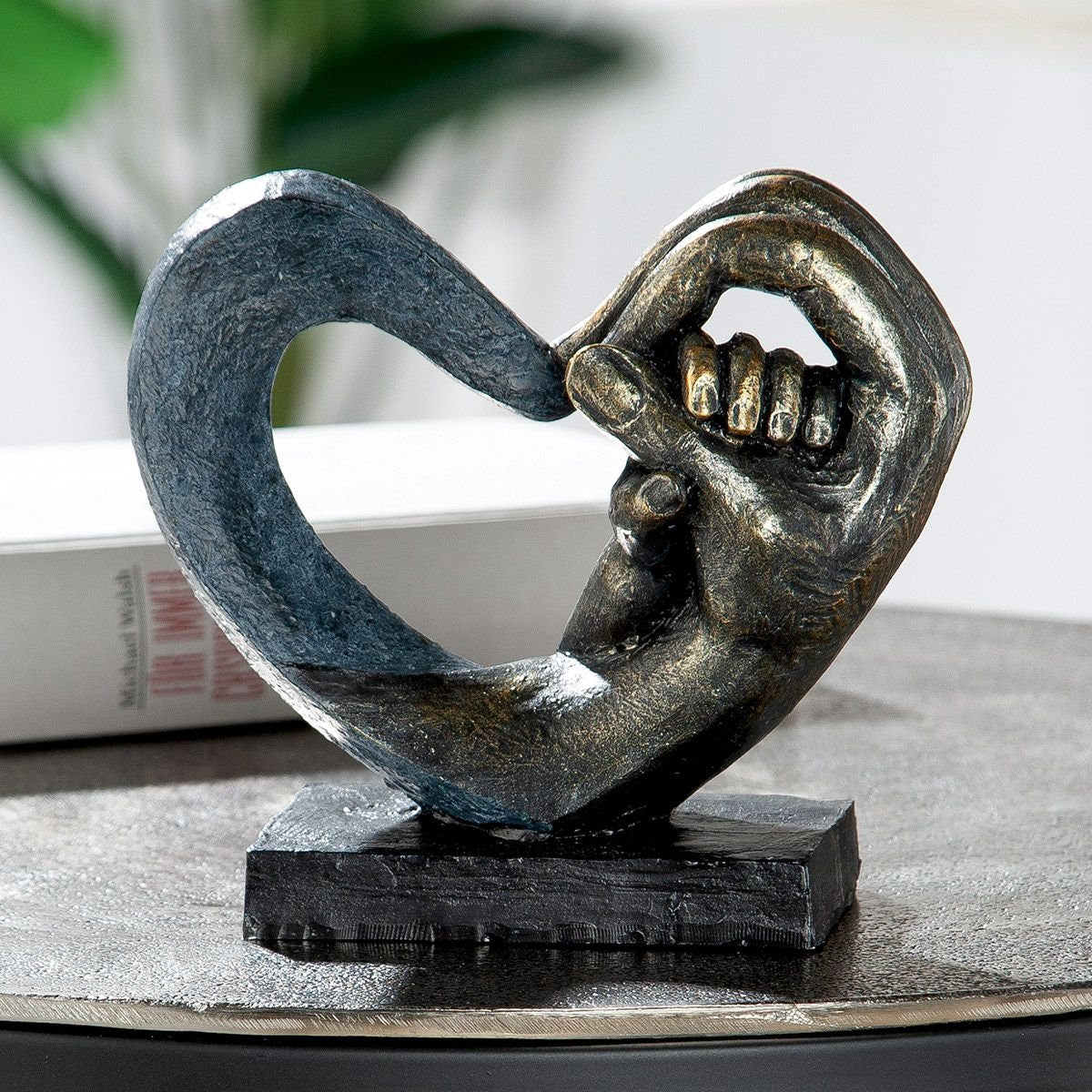 Hand of Love" Skulptur aus Poly - Antik bronzefarbenes/grau Finish mit Spruchanhänger Baby & Mutter Hand