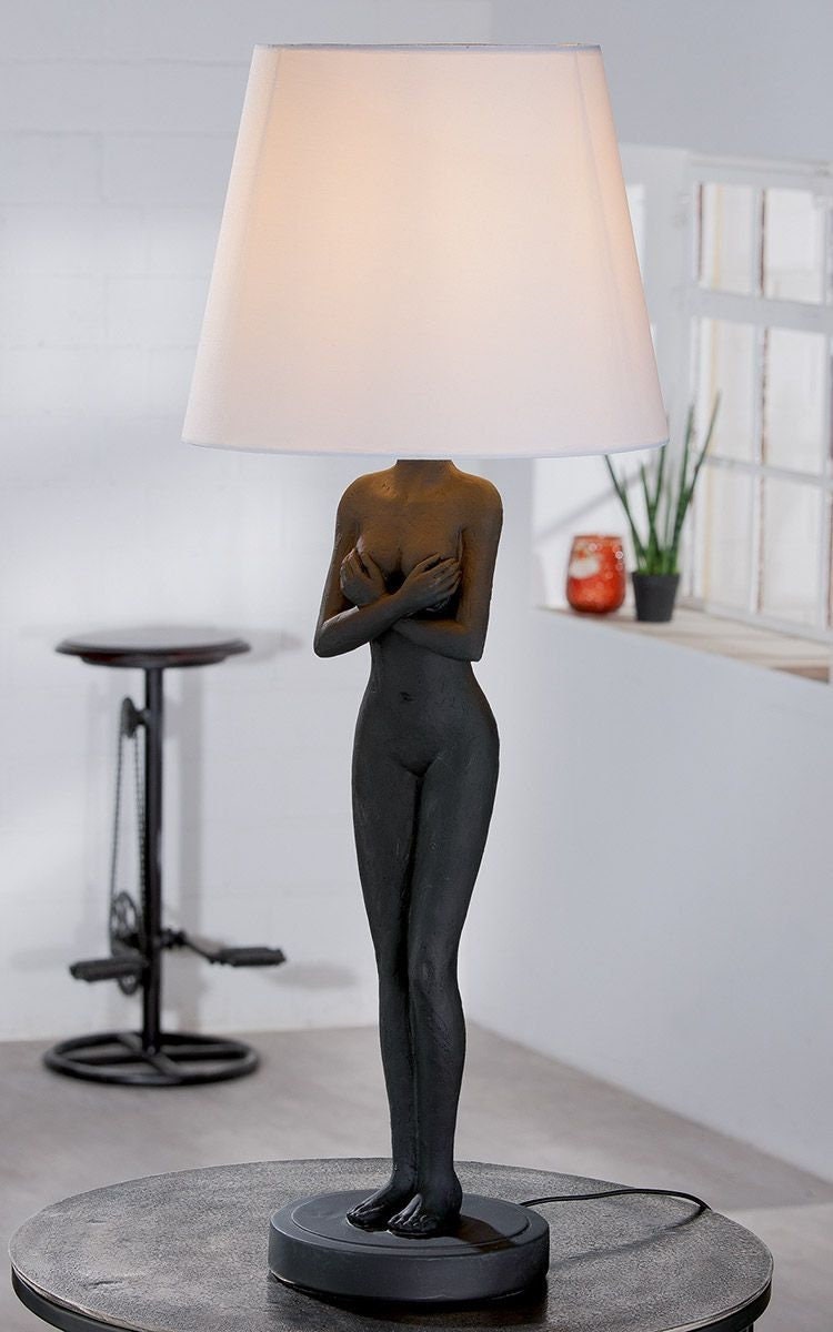 Lamp Lady Black and White mat zwarte lampenkap wit van kunsthars handgemaakt hoogte 78cm dameslichaam moderne kunst