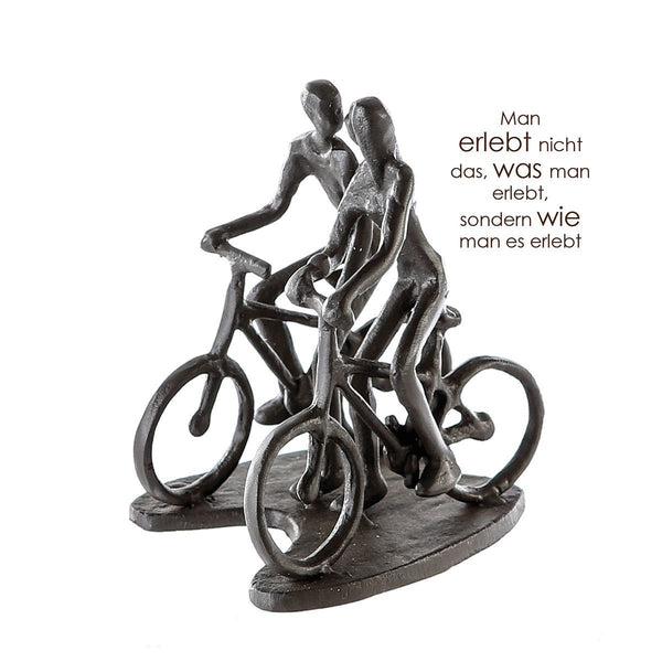 Exclusive Skulptur "Rad Tour" Radfahrer Pärchen Figuren Dekofigur aus Eisen brüniert Geschenkidee für jeden Romantiker mit Spruchanhänger