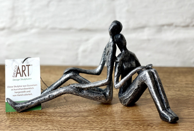 Exclusive Skulptur Dream Träumendes Liebes Paar aus Eisen silberfarben antik finish mit Spruchanhänger Liebe macht träume wahr