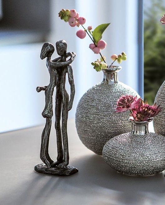 Design Sculpture "INFINITE LOVE" Figure Lovers Embracing Love Lovers Romance Cast Iron Height 18cm Gift Idea