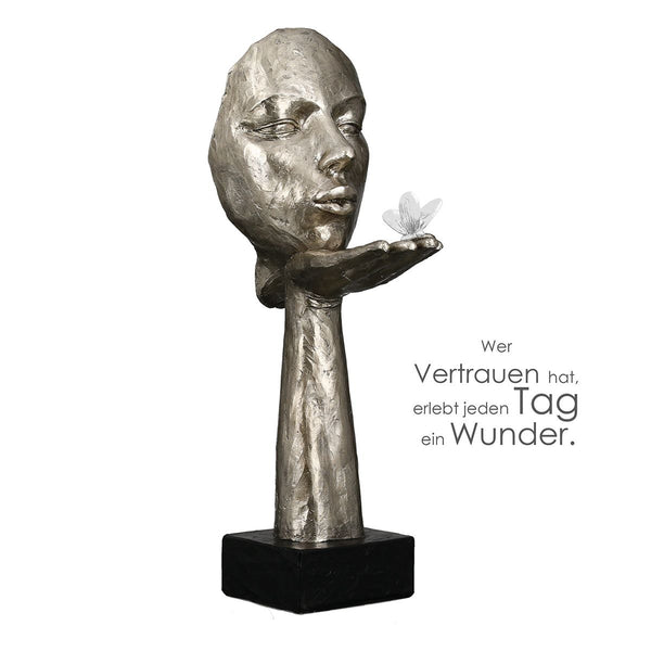 Gildesculptuur Desire - Elegante Vrouw met Vlinder