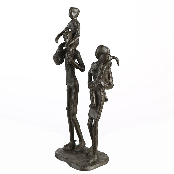 Decorative figure sculpture "My Family" made of iron with saying pendant