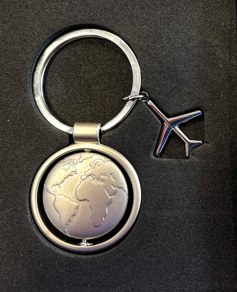 Globetrotter key ring in silver, gift box included